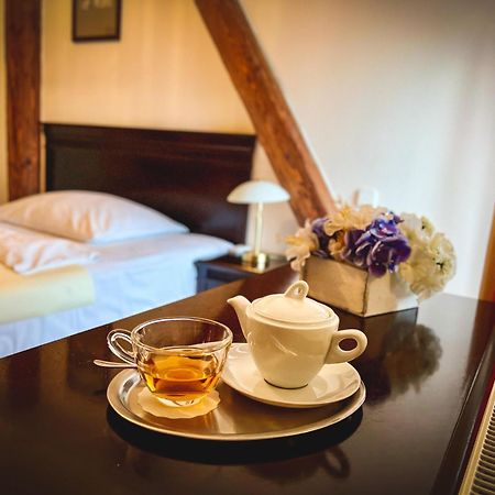 Hotel U Zeleneho Stromu Nepomuk Bagian luar foto
