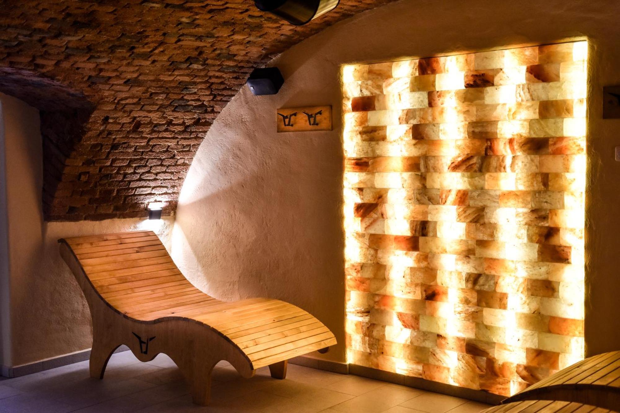 Hotel U Zeleneho Stromu Nepomuk Bagian luar foto