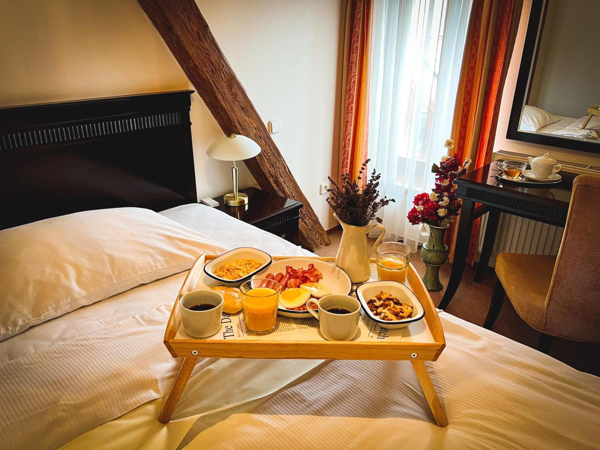 Hotel U Zeleneho Stromu Nepomuk Bagian luar foto