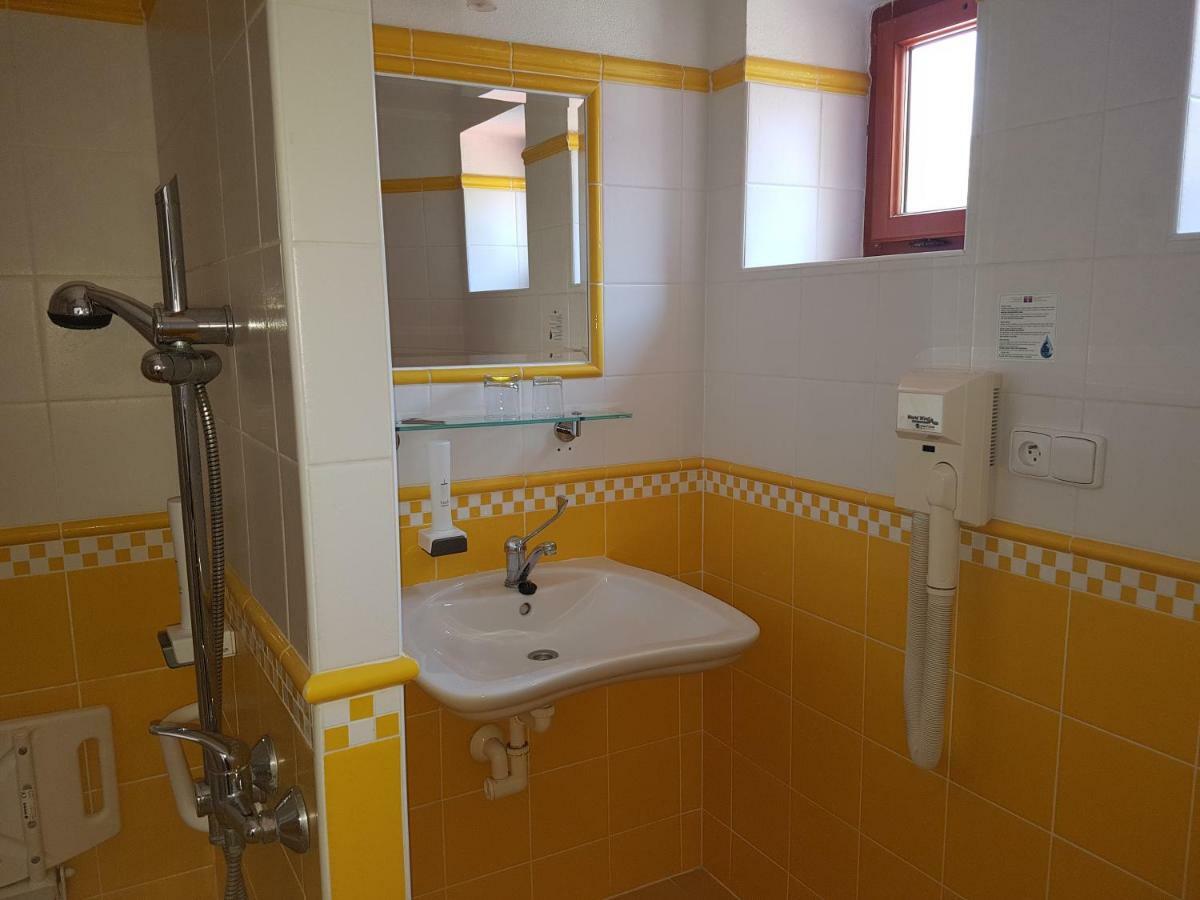 Hotel U Zeleneho Stromu Nepomuk Bagian luar foto